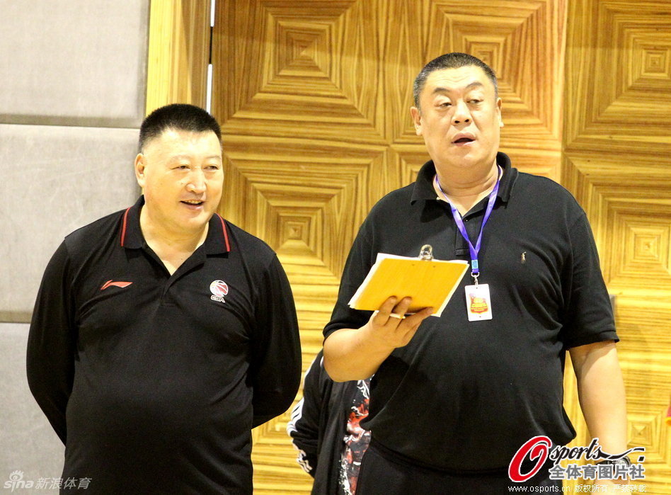 曼城博主：哈蘭德在對陣紐卡時(shí)膝蓋出現傷情，因此對皇馬替補Angie                                                                202