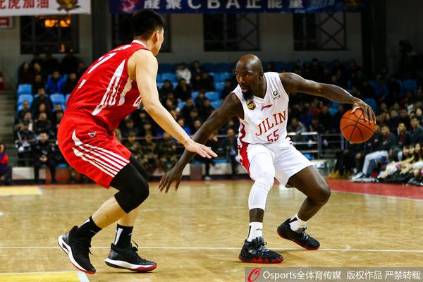 殺死比賽！格蘭姆斯迎著(zhù)濃眉干拔三分命中，6記三分砍下23分