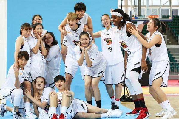 努爾基奇談對陣希臘：必須得限制住字母哥 你得為他筑起一堵墻