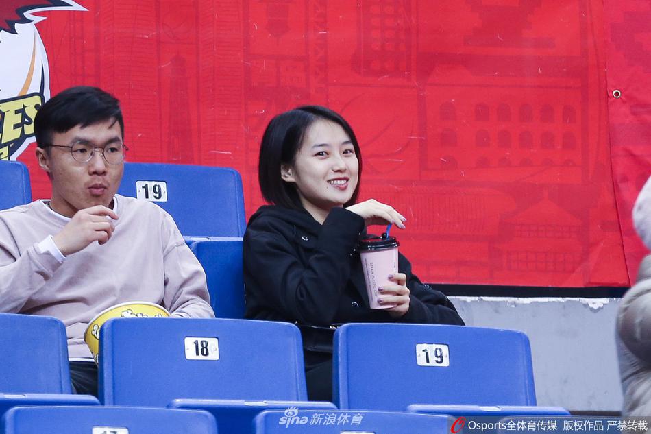 努涅斯本場(chǎng)數據：替補登場(chǎng)3射3正，2次錯失良機，評分6.4分