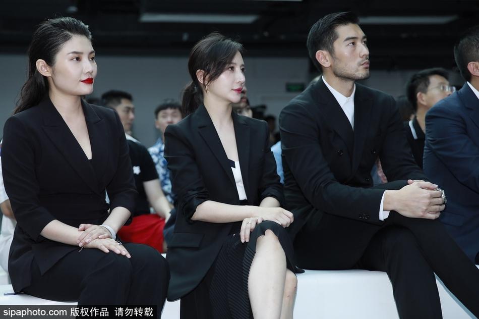 曼聯(lián)vs狼隊首發(fā)：姆伯莫、B費、芒特先發(fā)，海文出戰