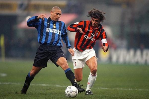 ??毫無(wú)生氣！庫里垂頭喪氣一整場(chǎng) 14投拿11分