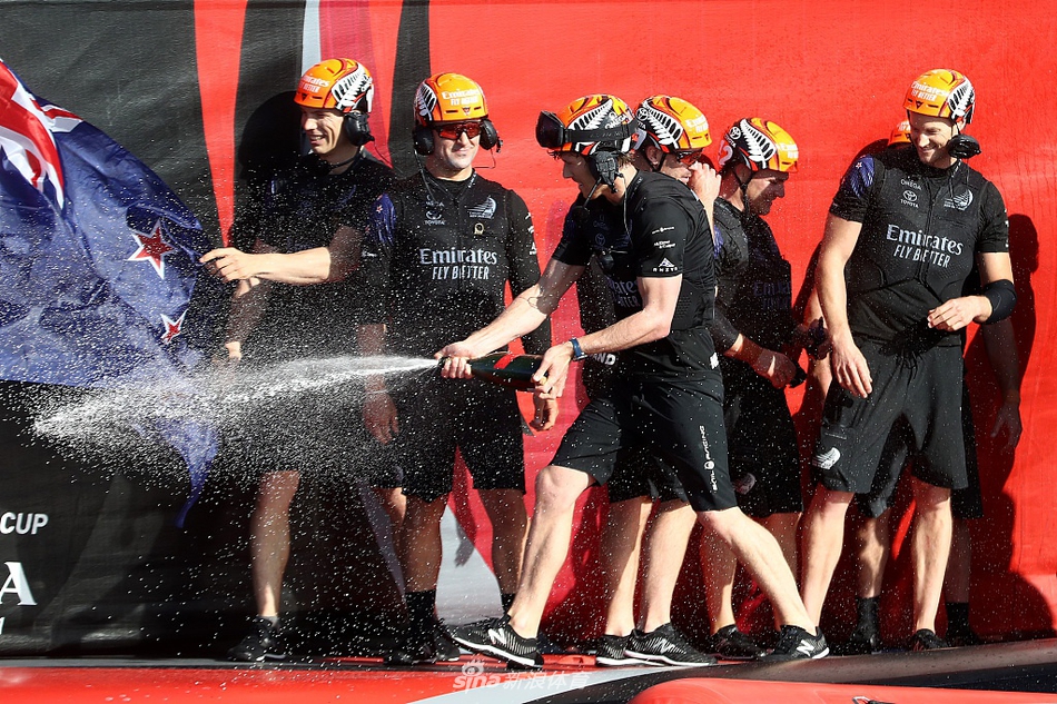 法媒：網(wǎng)紅主播直播中途死亡，巴爾科拉和奧巴梅揚被曝卷入該事件