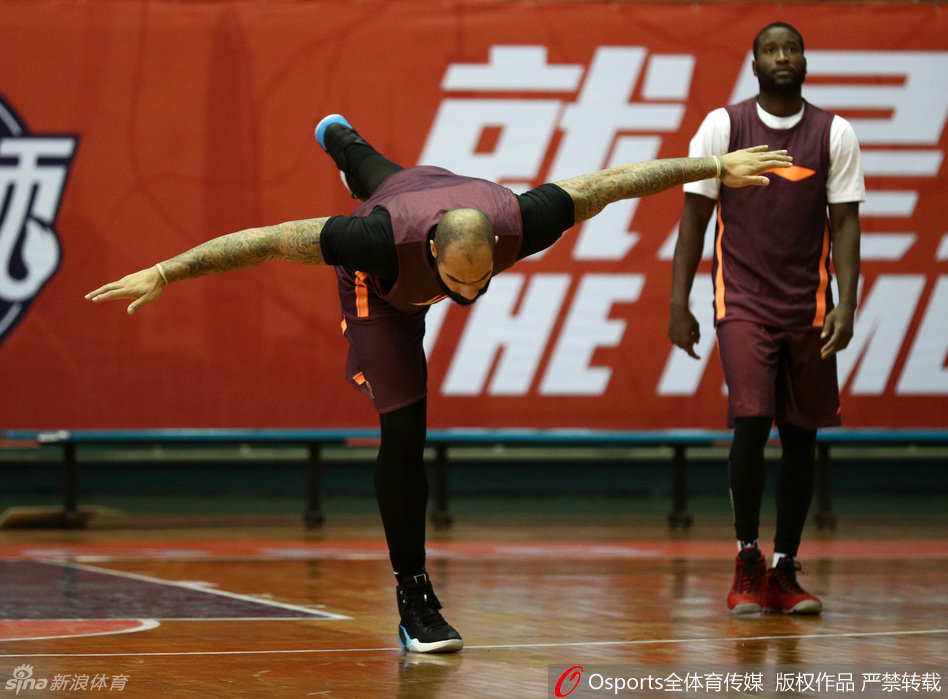 后續操不操作？猛龍簽下班巴后暫時(shí)超過(guò)奢侈稅線(xiàn)210萬(wàn)美元