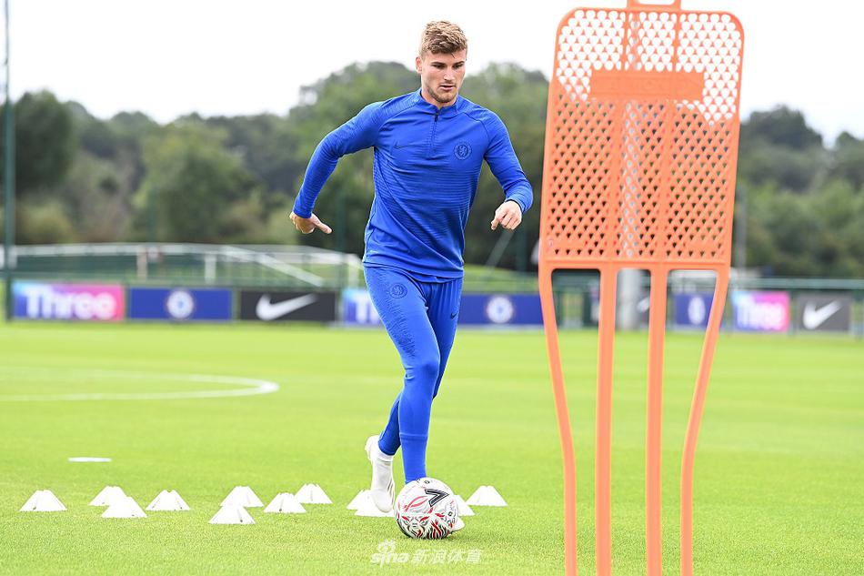 手感不佳！馬克西半場(chǎng)12中4&三分5中1得到12分 送出5次助攻