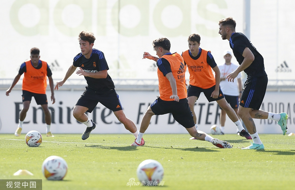 直播吧11月21日訊 今天，國王客場(chǎng)挑戰灰熊。根據球隊傷病報告顯示，薩博尼斯膝蓋）缺席比賽。同時(shí)，基根·穆雷拇指）不在傷病名單，可以出戰比賽。這也將會(huì )是他的賽季首秀。