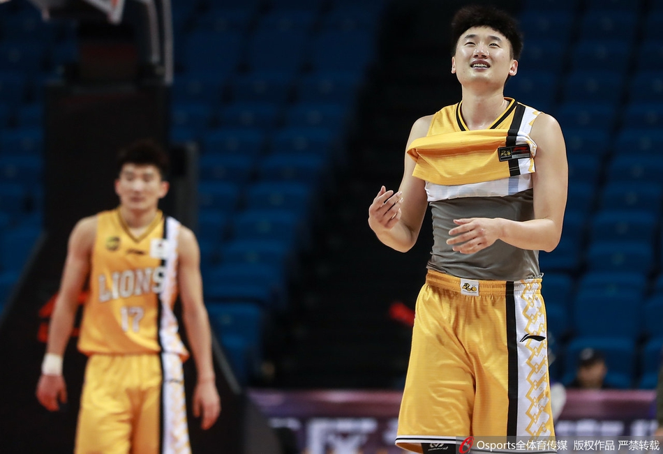 [流言板]文班：保羅說(shuō)我們不是來(lái)打漂亮的比賽的，而是來(lái)贏(yíng)的