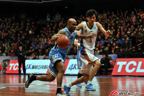 凱恩本場(chǎng)6射3正進(jìn)1球+1中框+1失良機 4長(cháng)傳全部成功 獲評7.1分