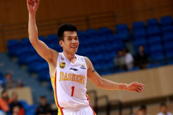 你又是奇兵！萊爾斯9中5&三分6中3貢獻14分4板 正負值+31冠絕全場(chǎng)