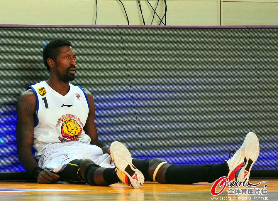 跟隊記者：加維將繼續接受保守治療，一周后評估是否需要手術(shù)