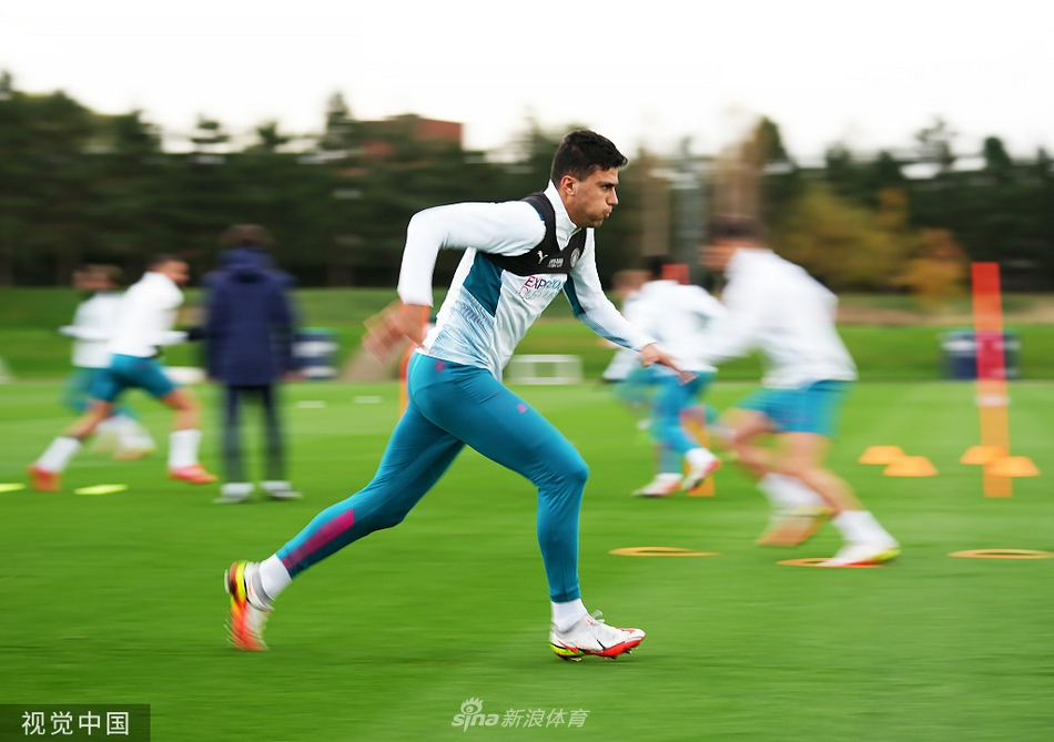 索斯蓋特：為英格蘭罰失關(guān)鍵點(diǎn)球影響了我之后20年的睡眠