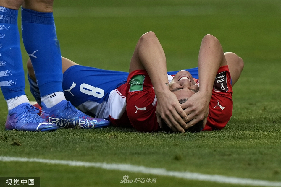 邊路一條龍！亞馬爾從中場(chǎng)奔襲連過(guò)5人，可惜最后內切打門(mén)被撲