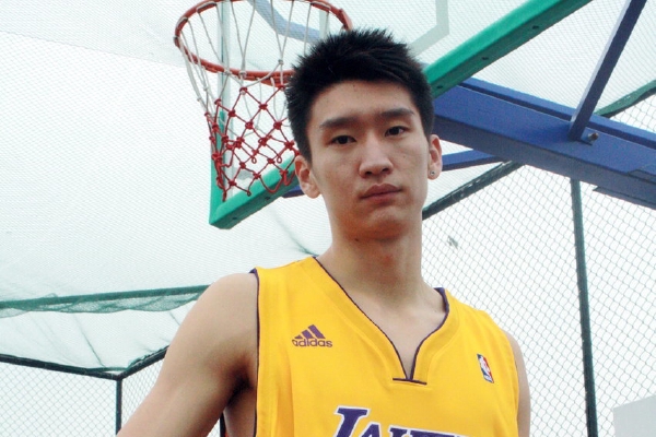 隊記：默里有過(guò)度運球的傾向，而隊友只能站在一旁干瞪眼