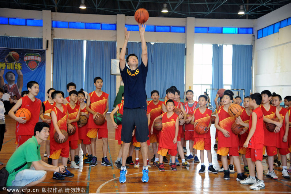 裝神弄鬼的！莊神被薩格斯血帽后還把球傳給了小瓦……