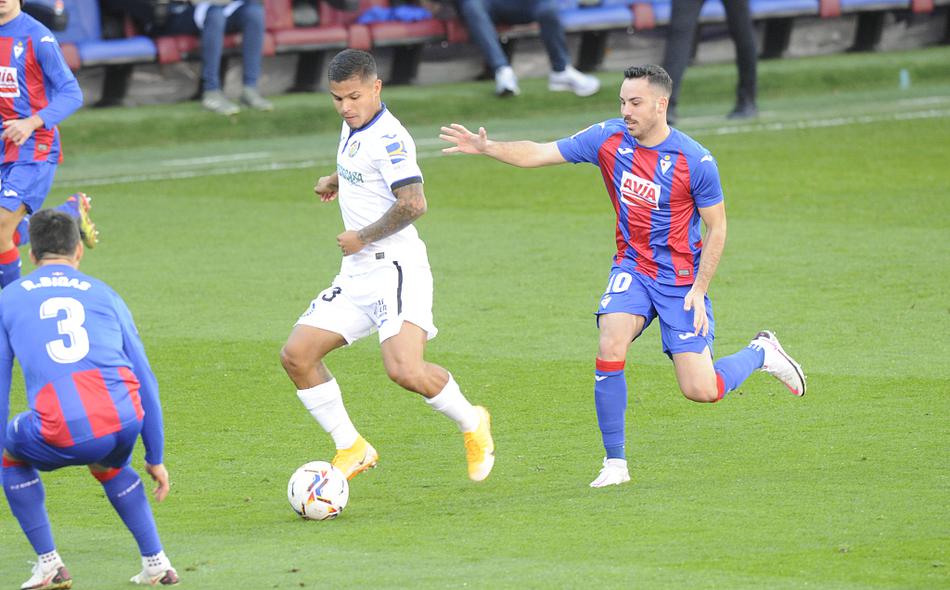 法媒：如果于帕梅卡諾決定不與拜仁續約，巴黎將開(kāi)出報價(jià)