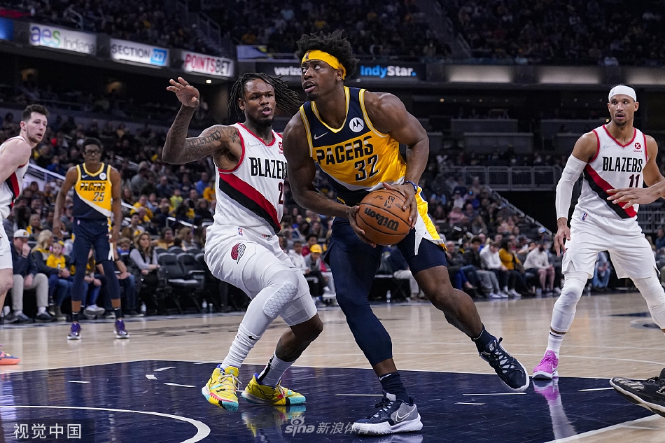 還需適應！倫納德全場(chǎng)11中3，三分5中2，得到8分2籃板2助攻