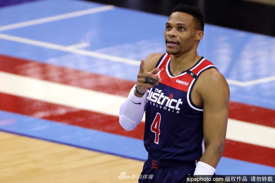 郵報：霍伊倫轉會(huì )那不勒斯的進(jìn)程正在推進(jìn)，但他仍想留在曼聯(lián)