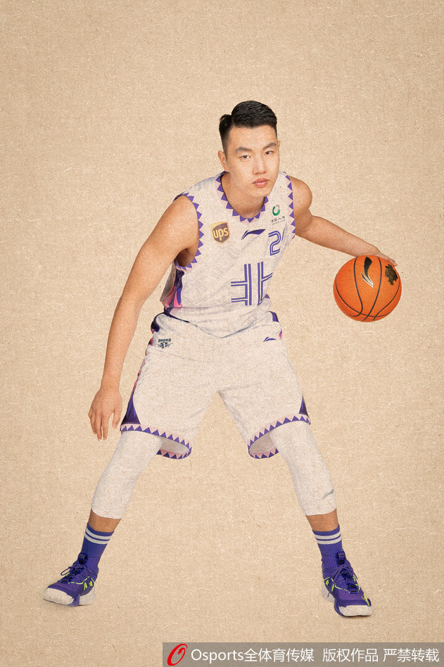 [流言板]美媒統計關(guān)鍵球命中率：?jiǎn)痰?7%庫里34%科比24%詹姆斯18%