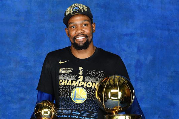 曼聯(lián)又挖到寶！22歲天才新星踢爆曼城 合同只剩半年