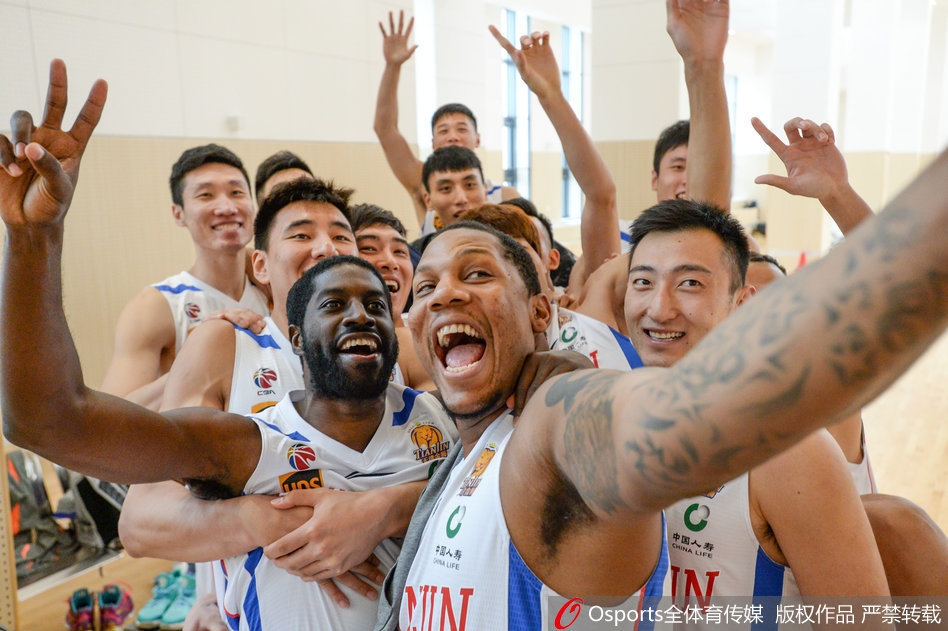 力竭了！穆雷22投12中得34分11板4助1斷 末節一度連得13分掄冒煙