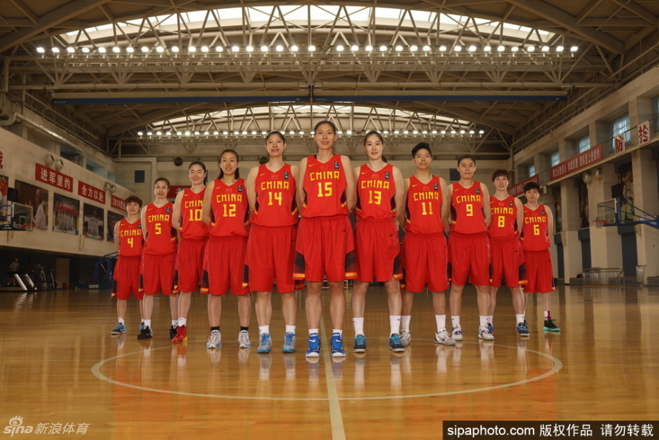 郵報：科莫問(wèn)價(jià)馬拉西亞，曼聯(lián)不太可能滿(mǎn)足巴黎對門(mén)德斯的要價(jià)