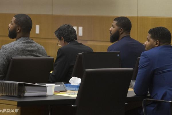 及時(shí)調整！維金斯18中7拿到17分7板 下半場(chǎng)13分