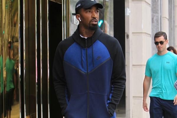 [流言板]苦主！布克本賽季前二低的單場(chǎng)命中率，對手均為76人