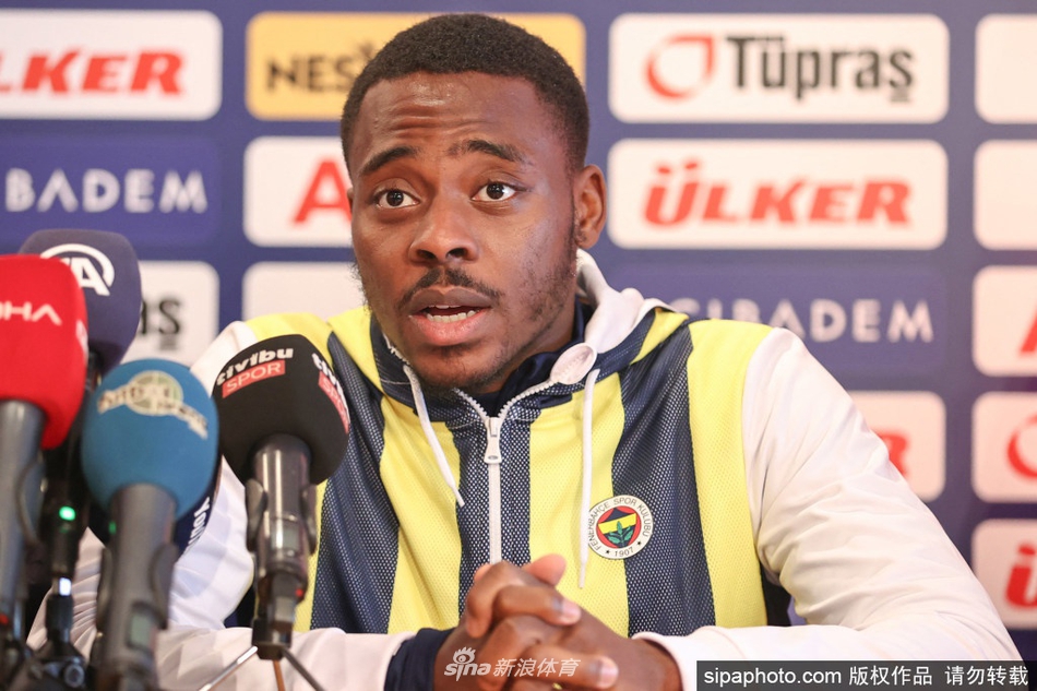 場(chǎng)均33.4分11.9板6.2助！雄鹿客戰黃蜂 字母因左膝肌腱炎缺席比賽