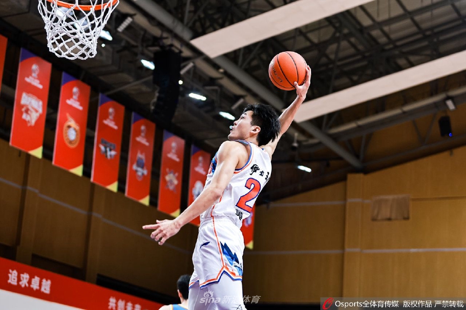 狀態(tài)火熱！米切爾18中13轟下35分1板2助 正負值+38