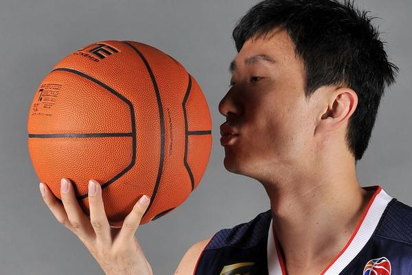 鮑威爾砍下35分！??船記：值得入選全明星