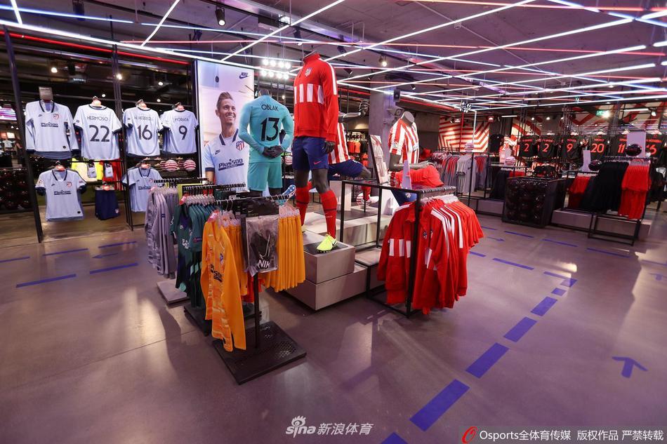 瓊斯：我現在極度憤怒，我們不能只是在那傳來(lái)傳去 必須去戰斗