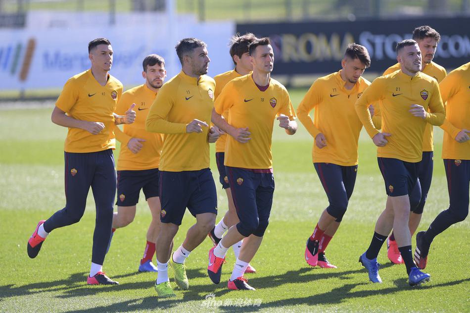 直播吧11月5日訊 NBA常規賽，鵜鶘116-112險勝黃蜂。賽后，鵜鶘球員阿爾瓦拉多接受了采訪(fǎng)。當談到最后關(guān)鍵的三分，阿爾瓦拉多說(shuō)：“這戰術(shù)可不是為我設計的，我可以肯定，但我對自己有信心，這正是我平