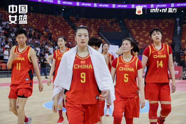 2025年10月19日 10:13:54奧拜爾                 在2025賽季中超第27輪，浙江隊主場(chǎng)對陣山東泰山。視頻助理裁判三次介入判罰，主裁判孟祥昆回看慢鏡頭之后兩次判罰給泰山點(diǎn)