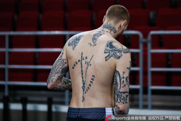 [流言板]高興不過(guò)5秒！塞克斯頓絕平3分后非常激動(dòng)，隨后被壓哨絕殺