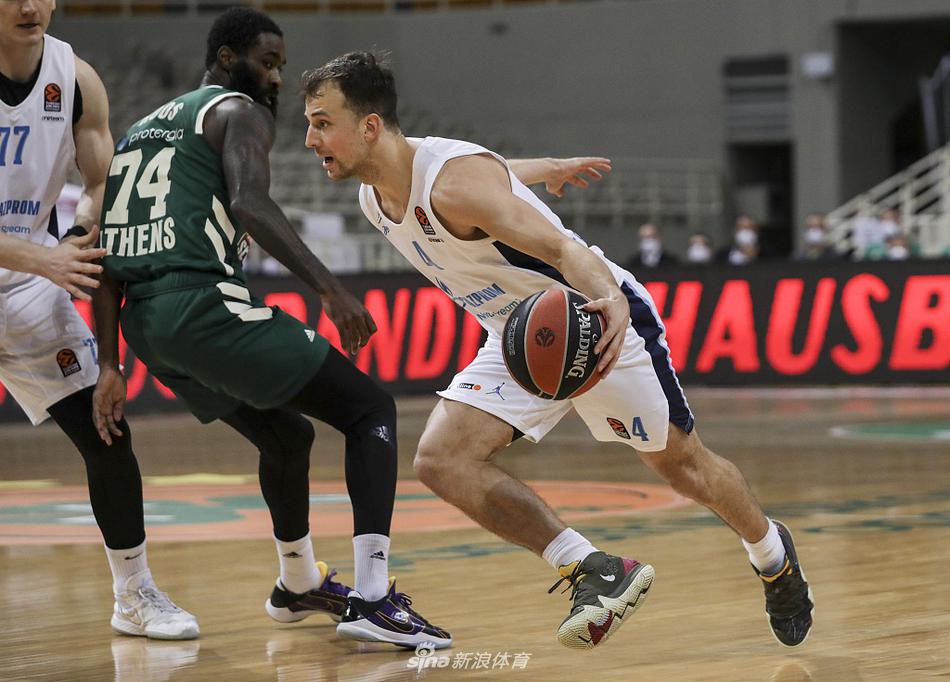 小羅社媒曬巴薩時(shí)期與隊友慶祝照片：在巴薩的美好回憶