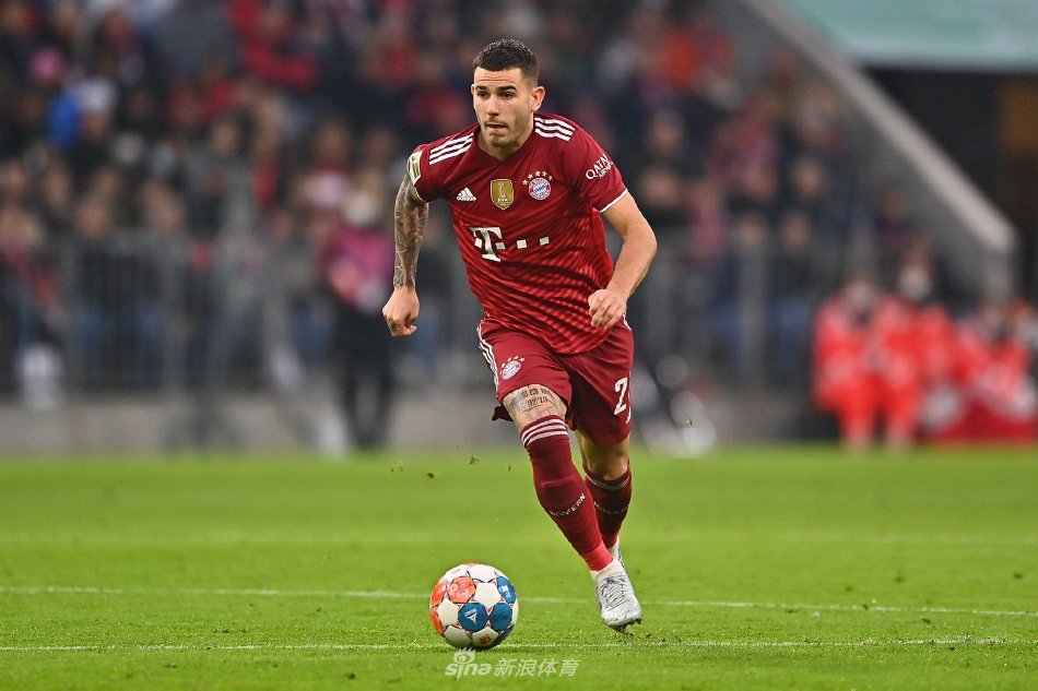 15歲阿森納小將道曼完成英超首秀，獲贈英超比賽用球