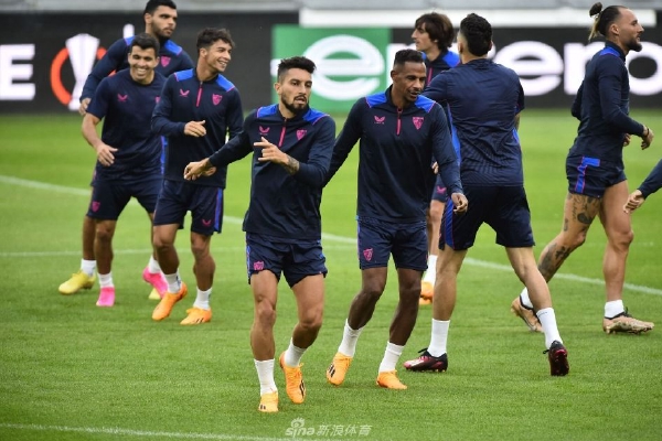 殺死比賽！格蘭姆斯迎著(zhù)濃眉干拔三分命中，6記三分砍下23分