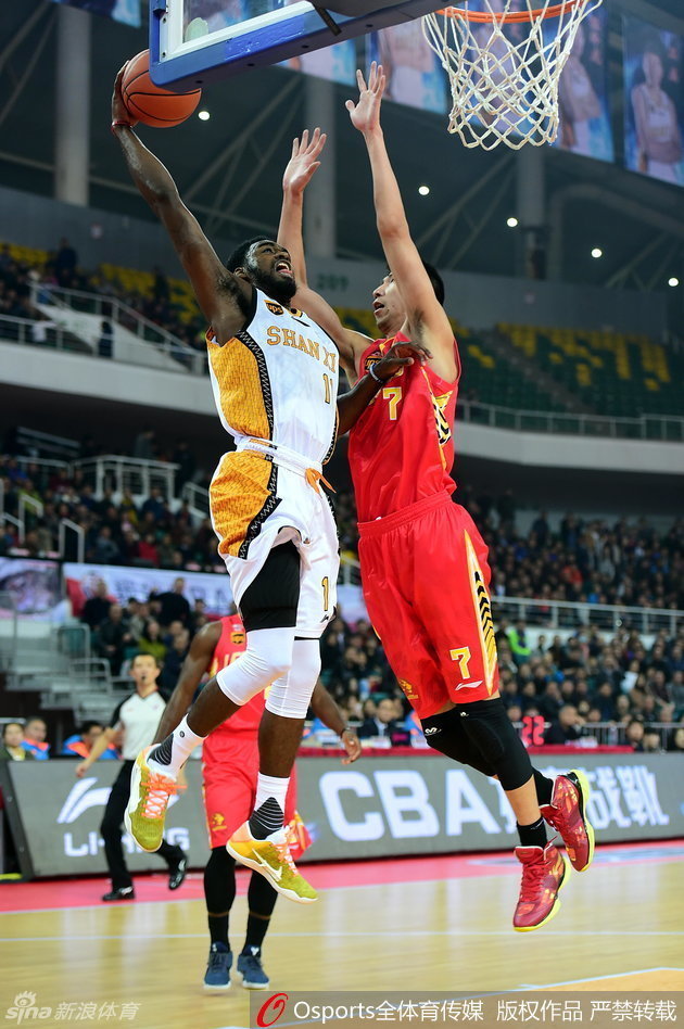 替補建功，加納喬傳球被擋后抽射破門(mén)，切爾西扳平比分