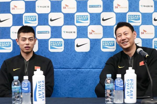 [流言板]格林：史密斯輕松就可以拿到兩雙，我們要有其他人站出來(lái)