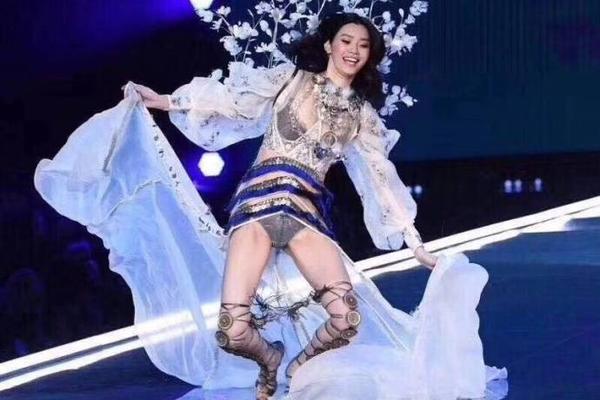彩虹王子香腸派對皮膚評測