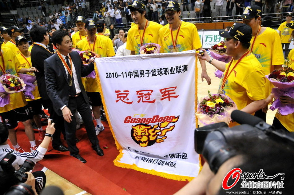 [流言板]苦主！布克本賽季前二低的單場(chǎng)命中率，對手均為76人