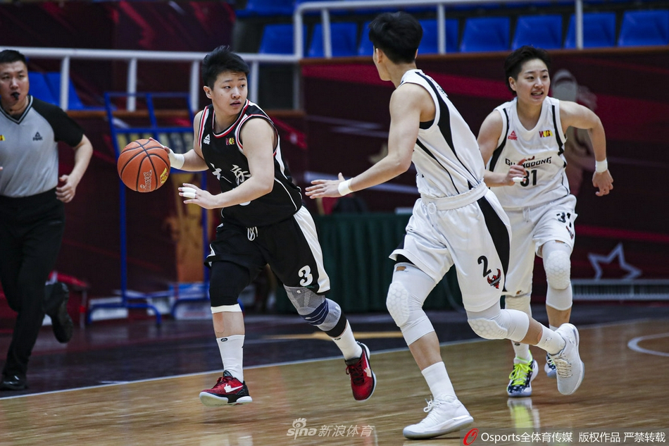 季票座位被取消！一曼城球迷不滿(mǎn)：我擁有季票44年，現在要我換位
