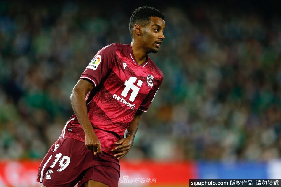 防守建功！加蘭撲防送大帽 并造成黃蜂24秒違例