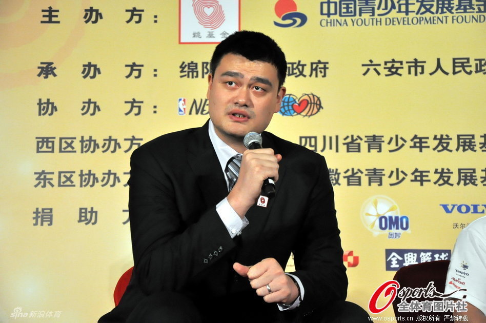 內維爾：曼聯(lián)本賽季的目標應該是爭四，關(guān)鍵在于表現的穩定性
