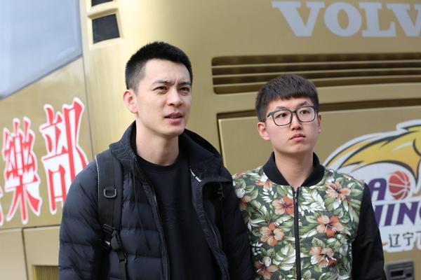 舊將：赫內斯為拜仁的人們付出一切 范加爾曾因換人在更衣室脫褲