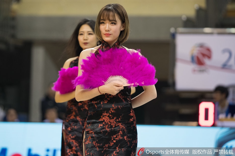 德天空：斯圖加特等隊爭奪20歲中鋒阿雷瓦洛，解約金700萬(wàn)歐