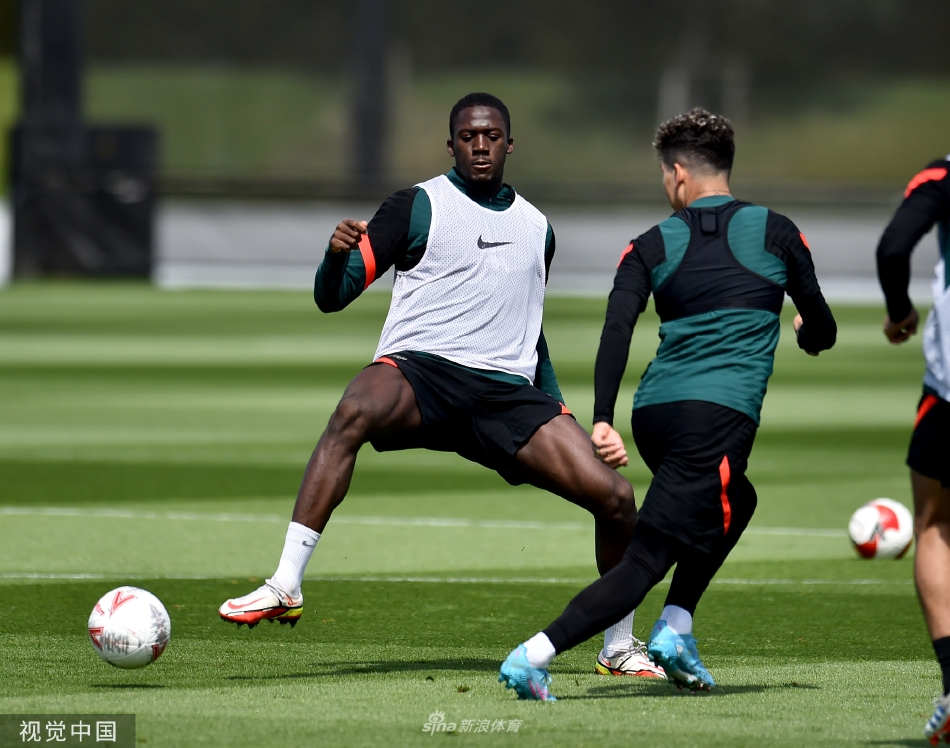 利物浦的十字路口！薩拉赫開(kāi)炮，斯洛特“逼宮”，維爾茨將成新核