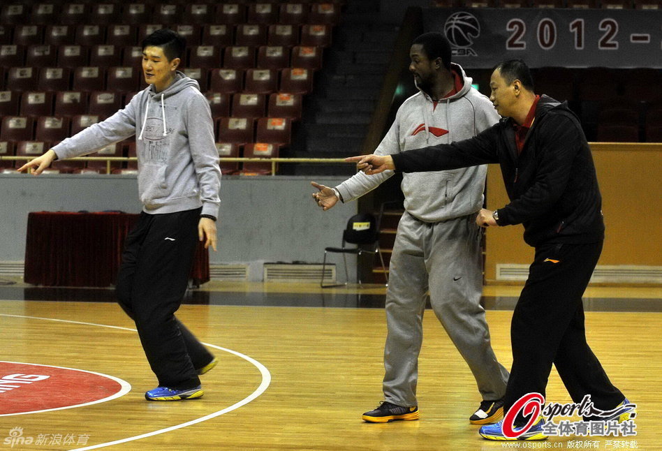 林書(shū)豪宣布退役！美網(wǎng)友感慨：“林瘋狂”永生難忘！湖人傳奇！