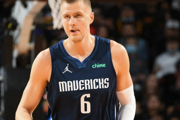 《錨點(diǎn)降臨》限定角色「白薔薇」培養及陣容配組