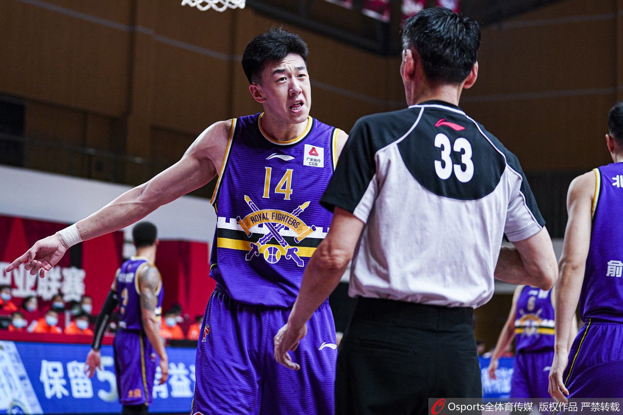 虛驚一場(chǎng)，菲爾克魯格破門(mén)，但托迪博越位在先進(jìn)球無(wú)效